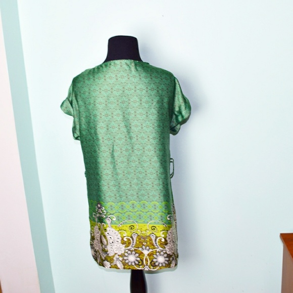 Beautiful Emerald Green Silky Tunic - Picture 2 of 2